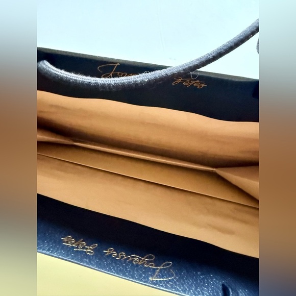 Louis Vuitton Holiday Limited Edition Shopping Bag Collectible Designer Rare New - Picture 9 of 9